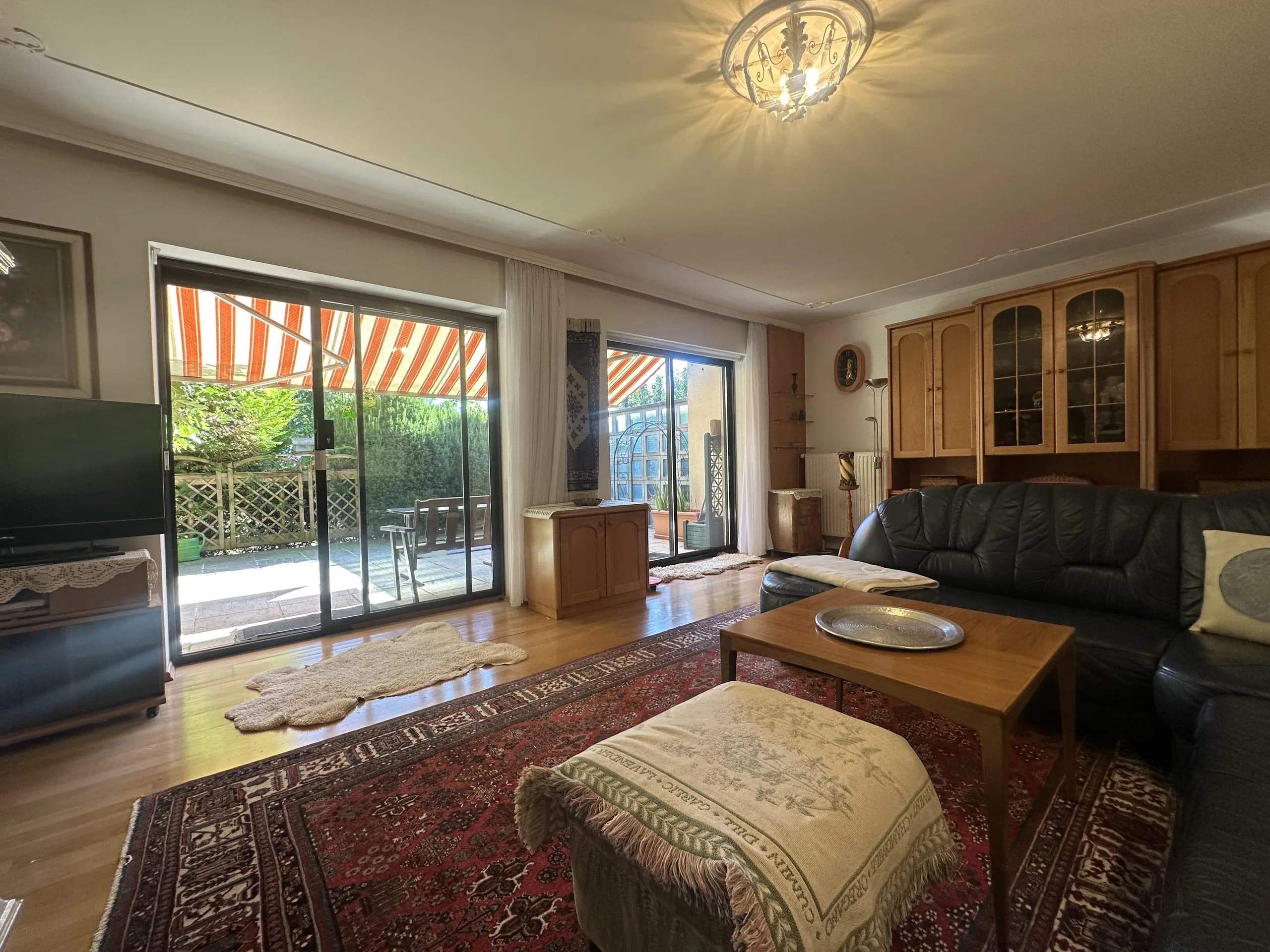 Das Wohnzimmer zur Terrasse
