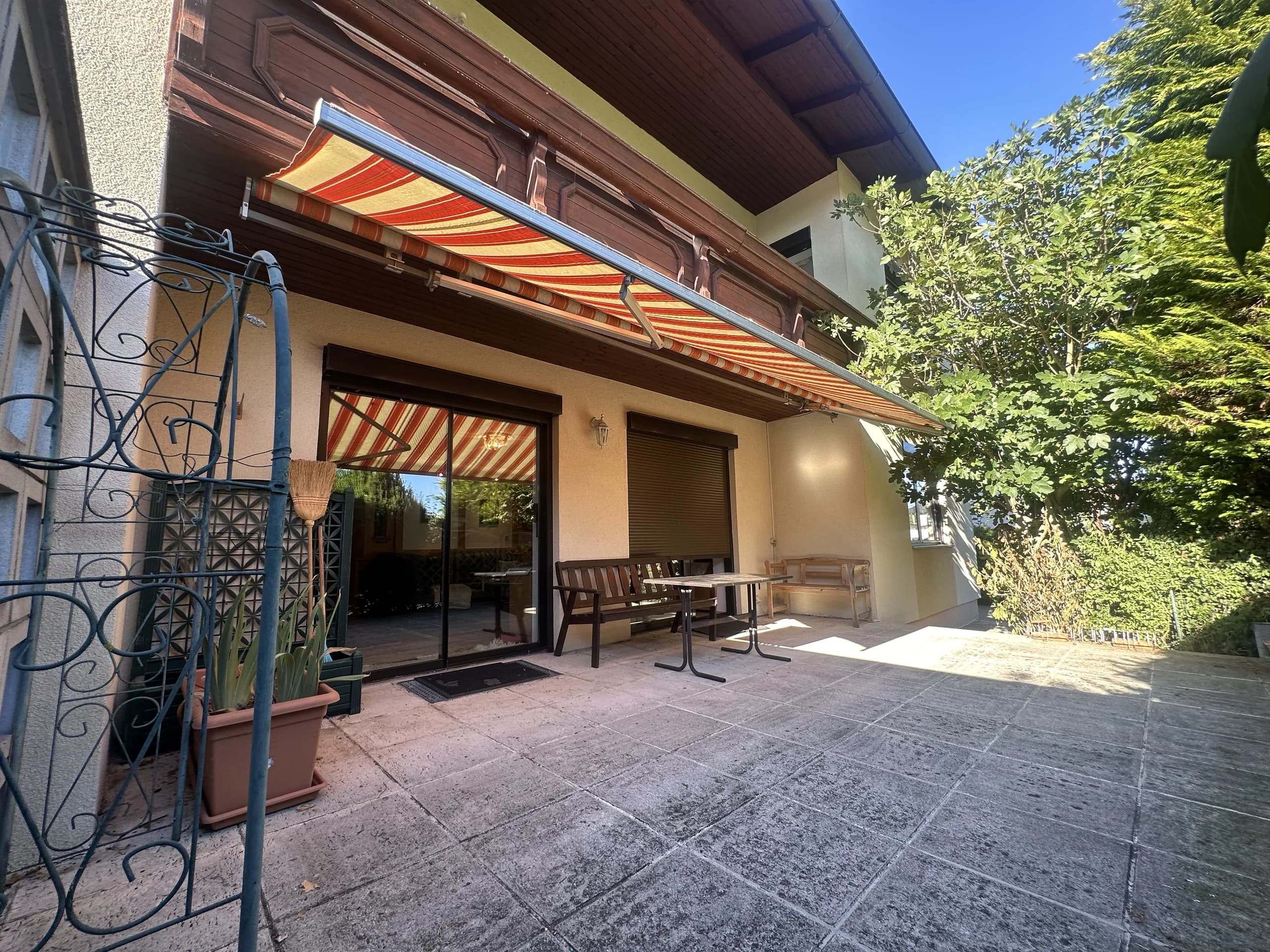 Die Terrasse mit Markise